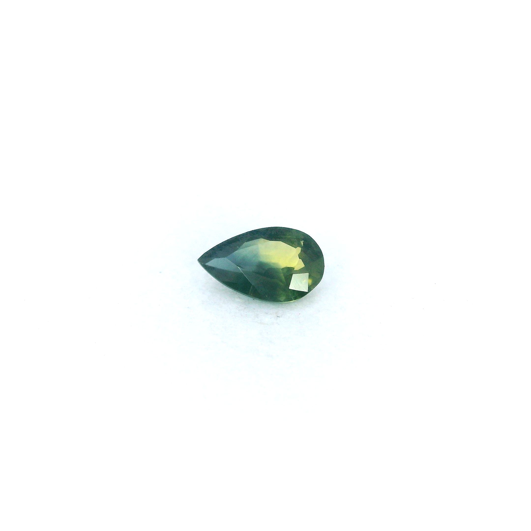 0.43 ct Pear Green Natural Sapphire