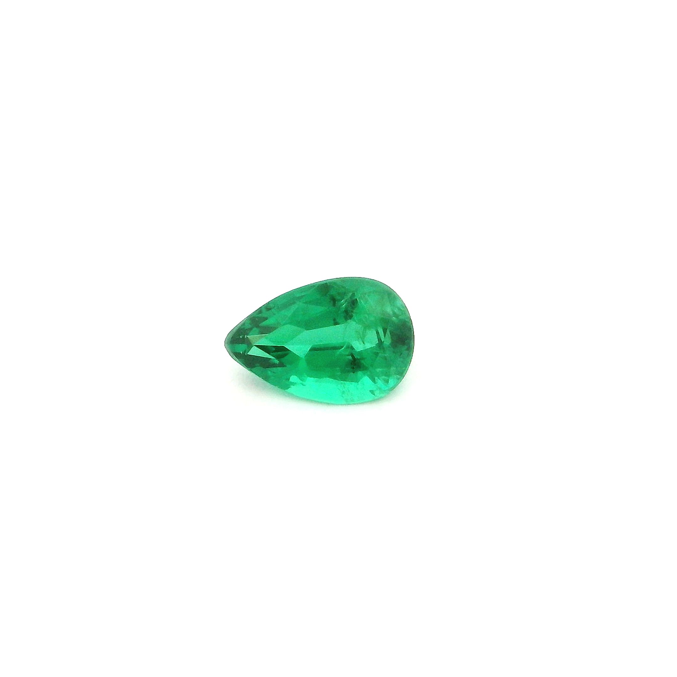 0.44 ct Pear Green Natural Emerald