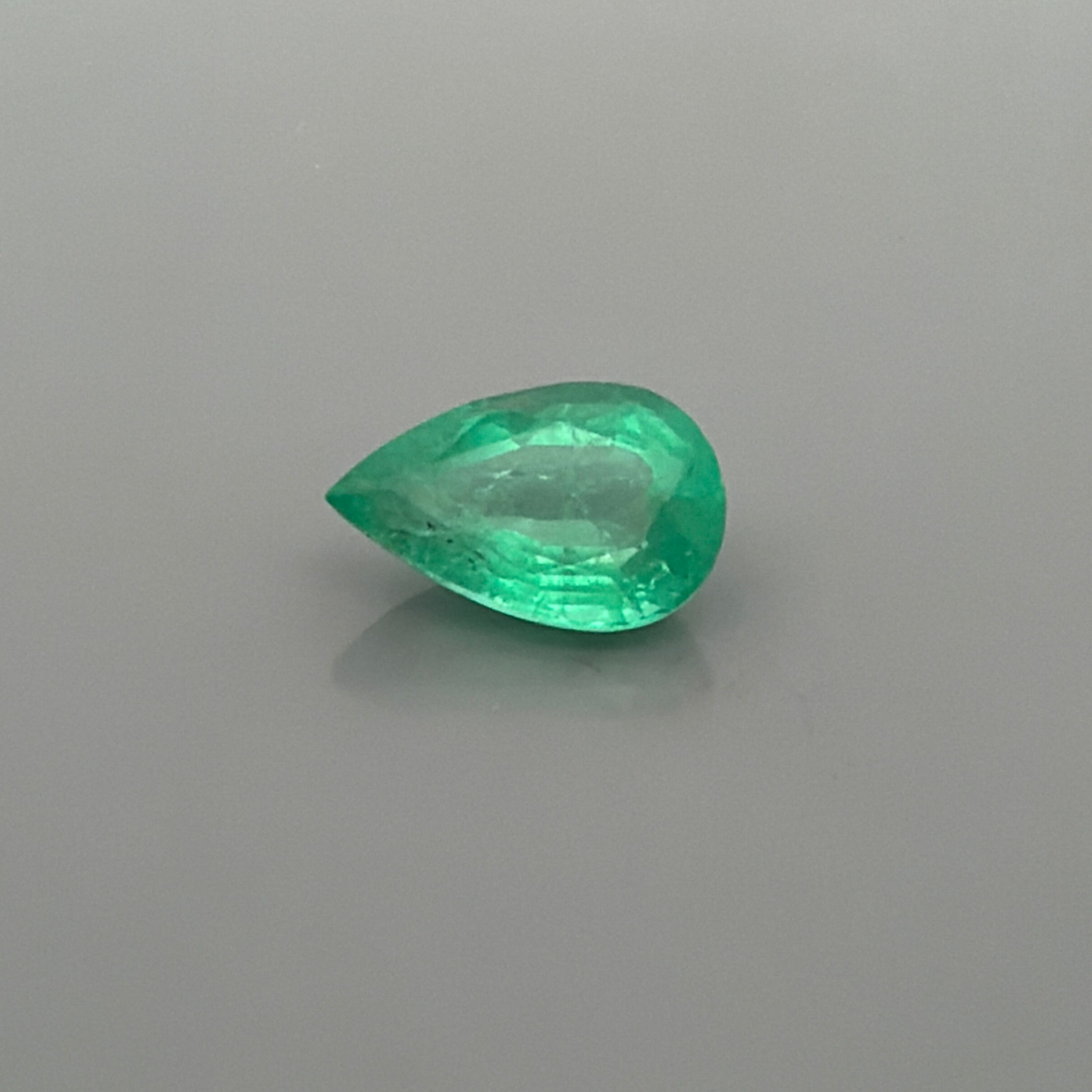 2.21 ct Pear Green Natural Emerald