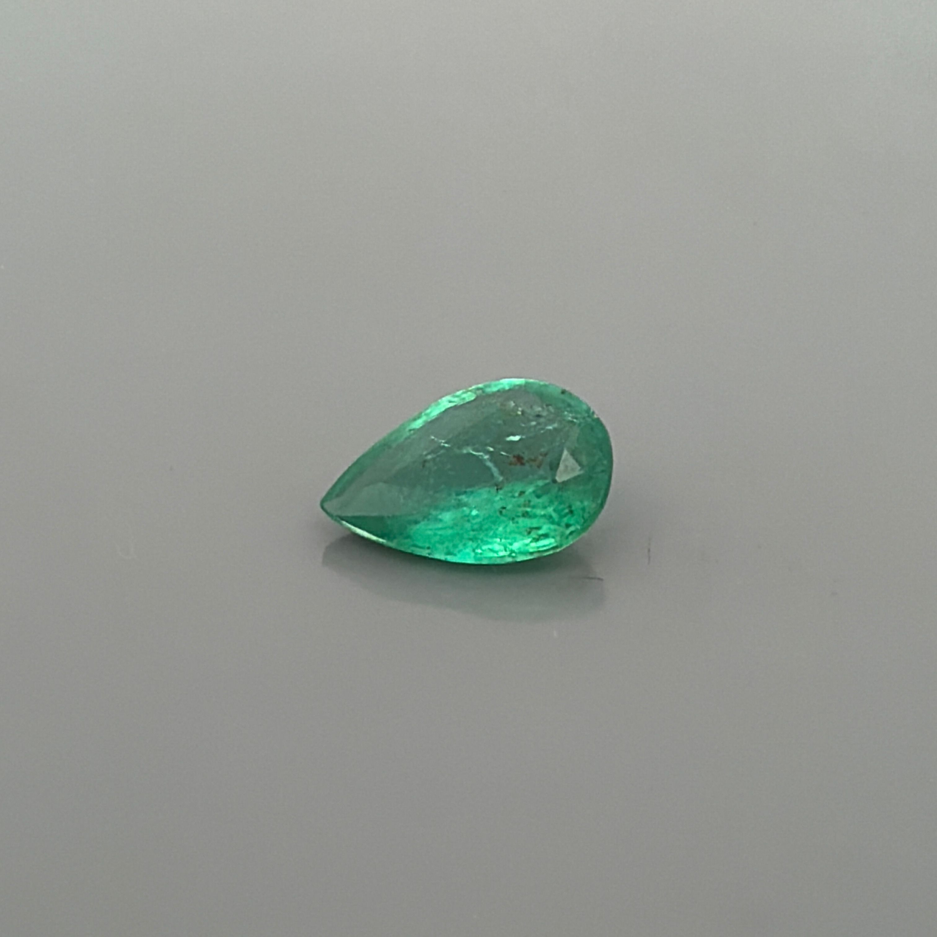 1.33 ct Pear Green Natural Emerald