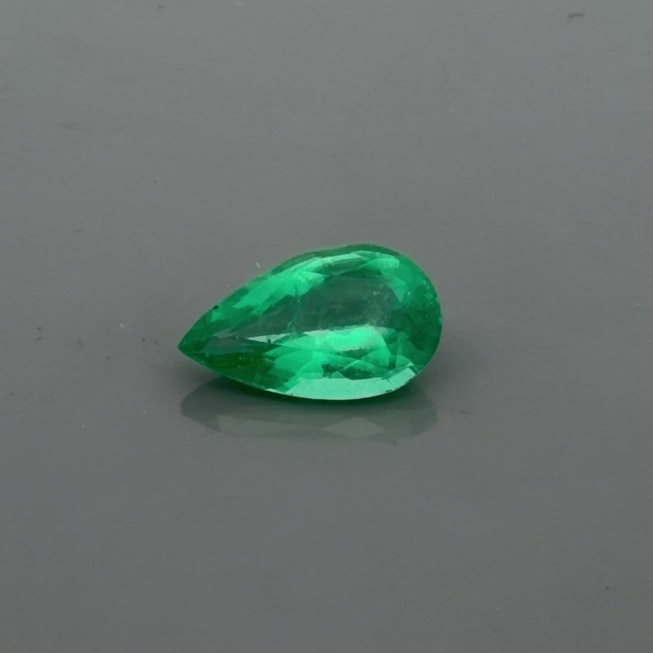 1.20 ct Pear Green Natural Emerald