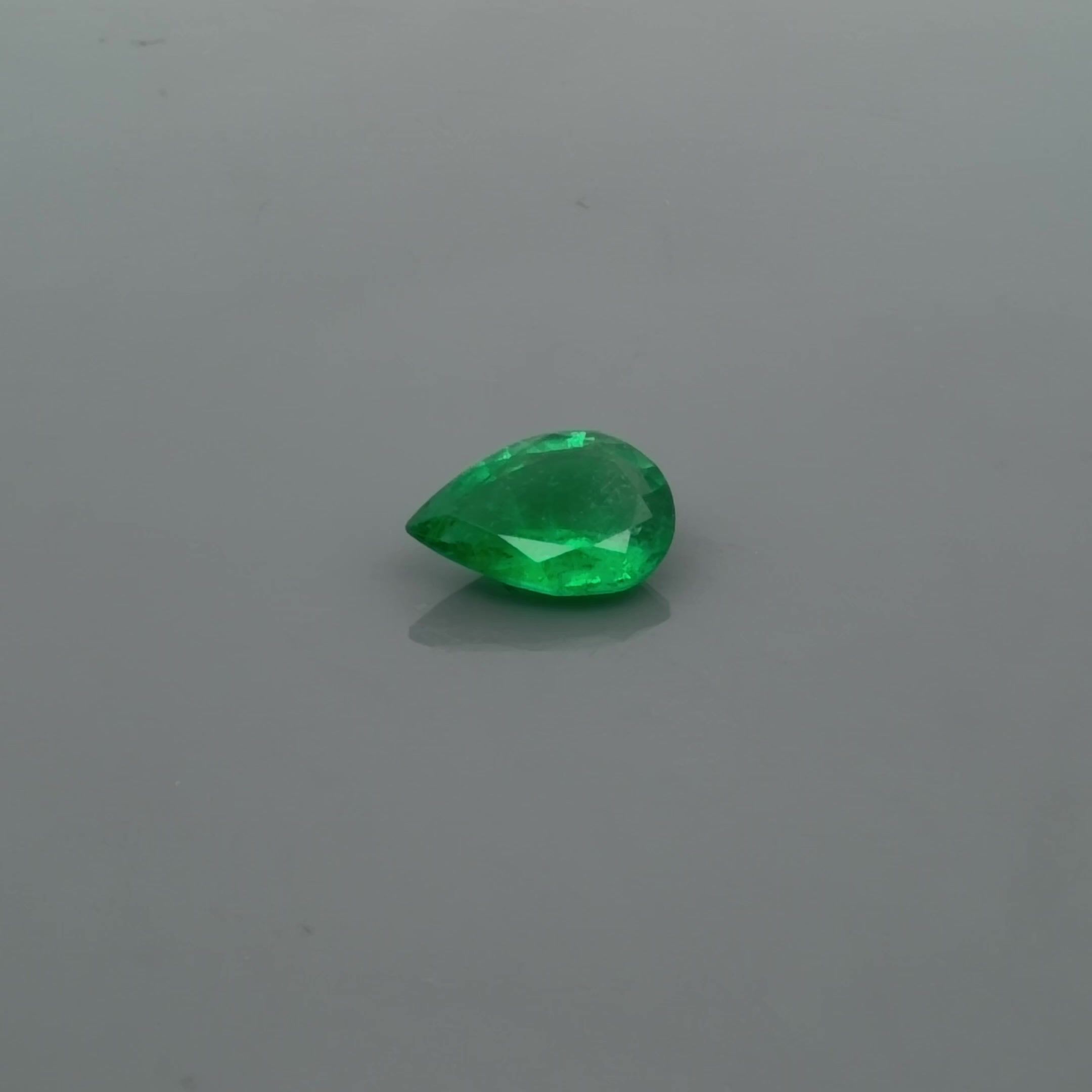 1.25 ct Pear Green Natural Emerald