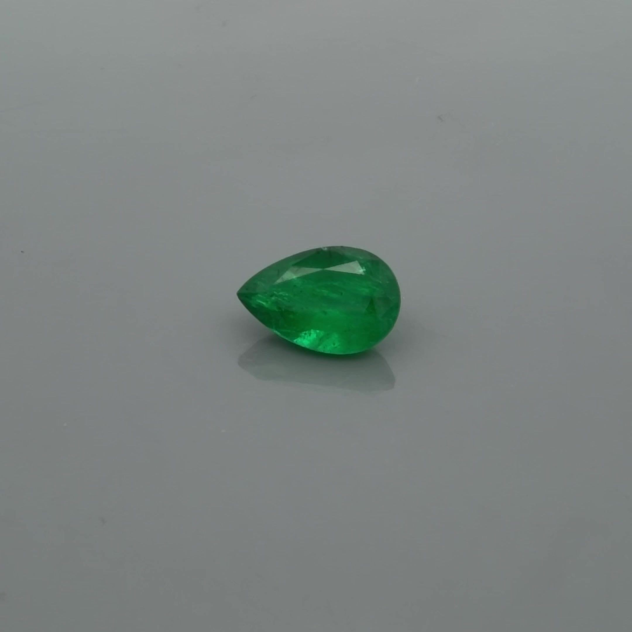 1.56 ct Pear Green Natural Emerald