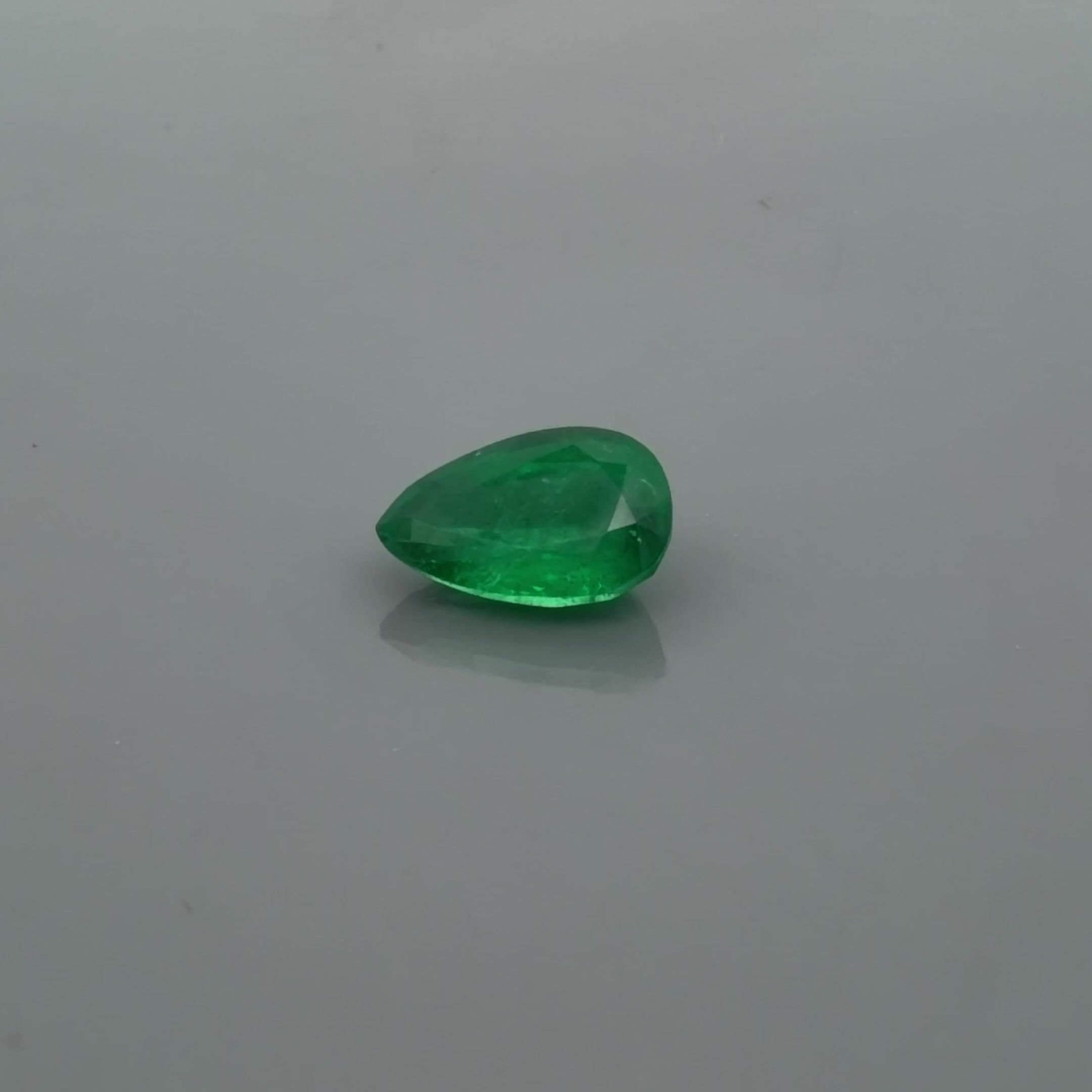 1.75 ct Pear Green Natural Emerald
