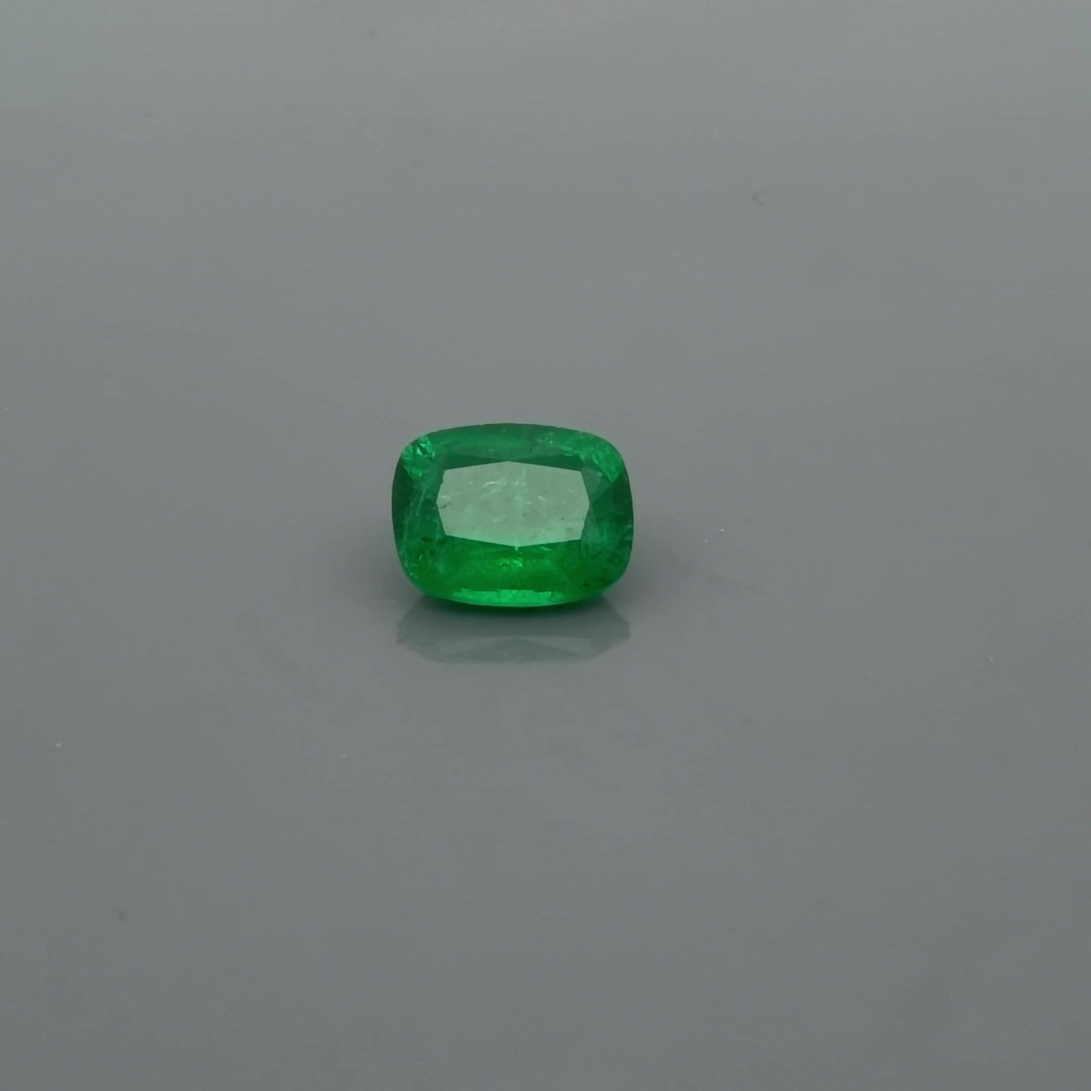 1.33 ct Cushion Green Natural Emerald