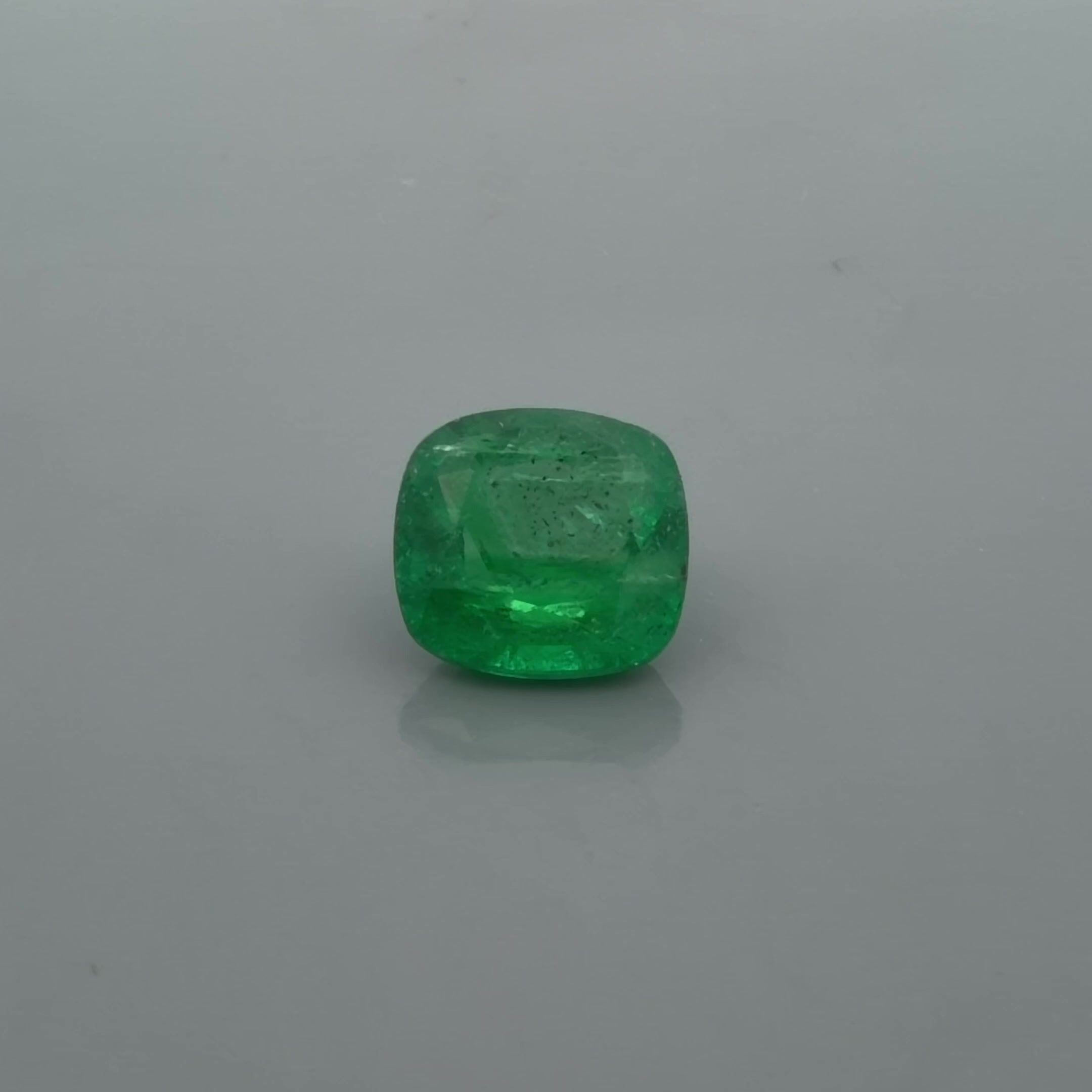 3.04 ct Cushion Green Natural Emerald