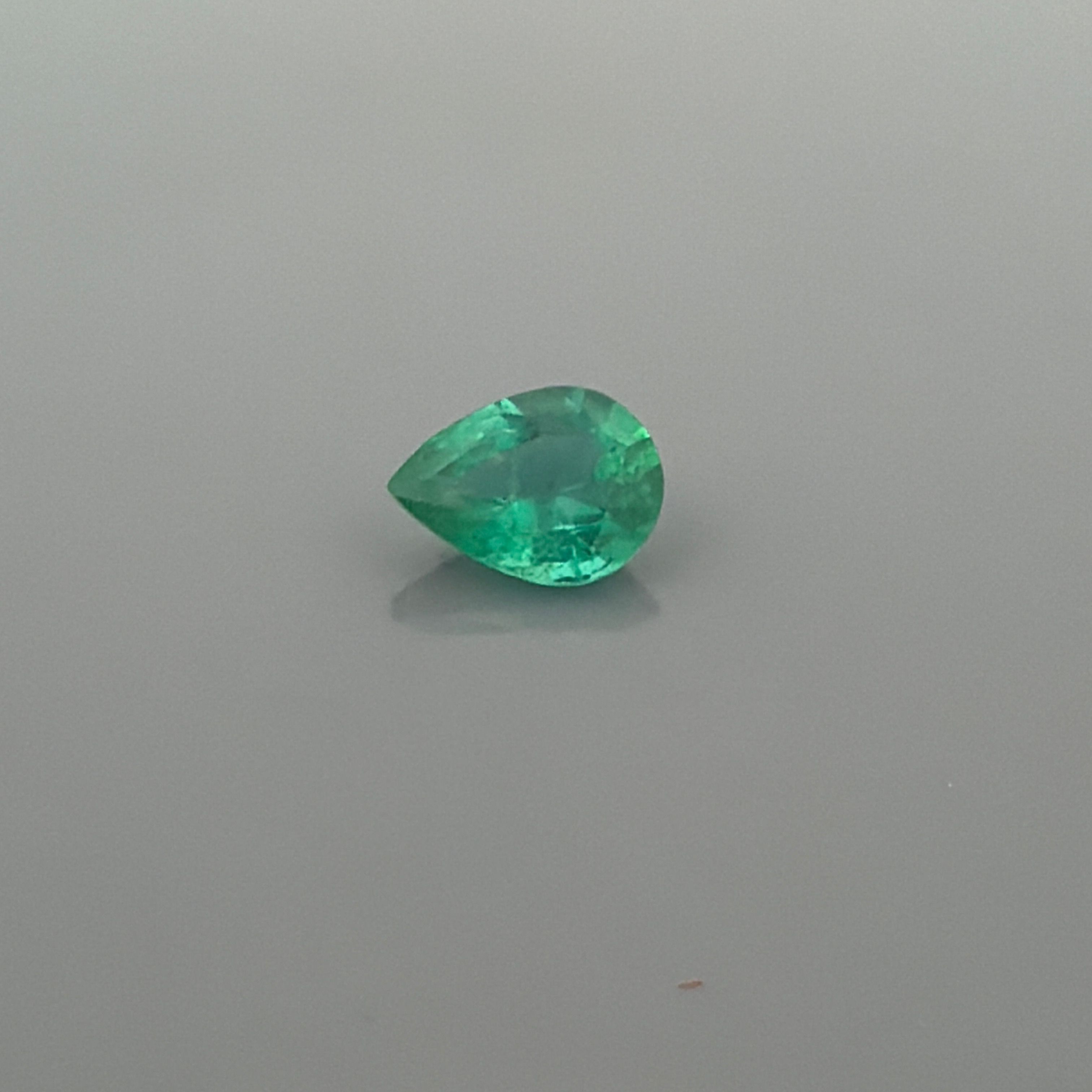 0.84 ct Pear Green Natural Emerald