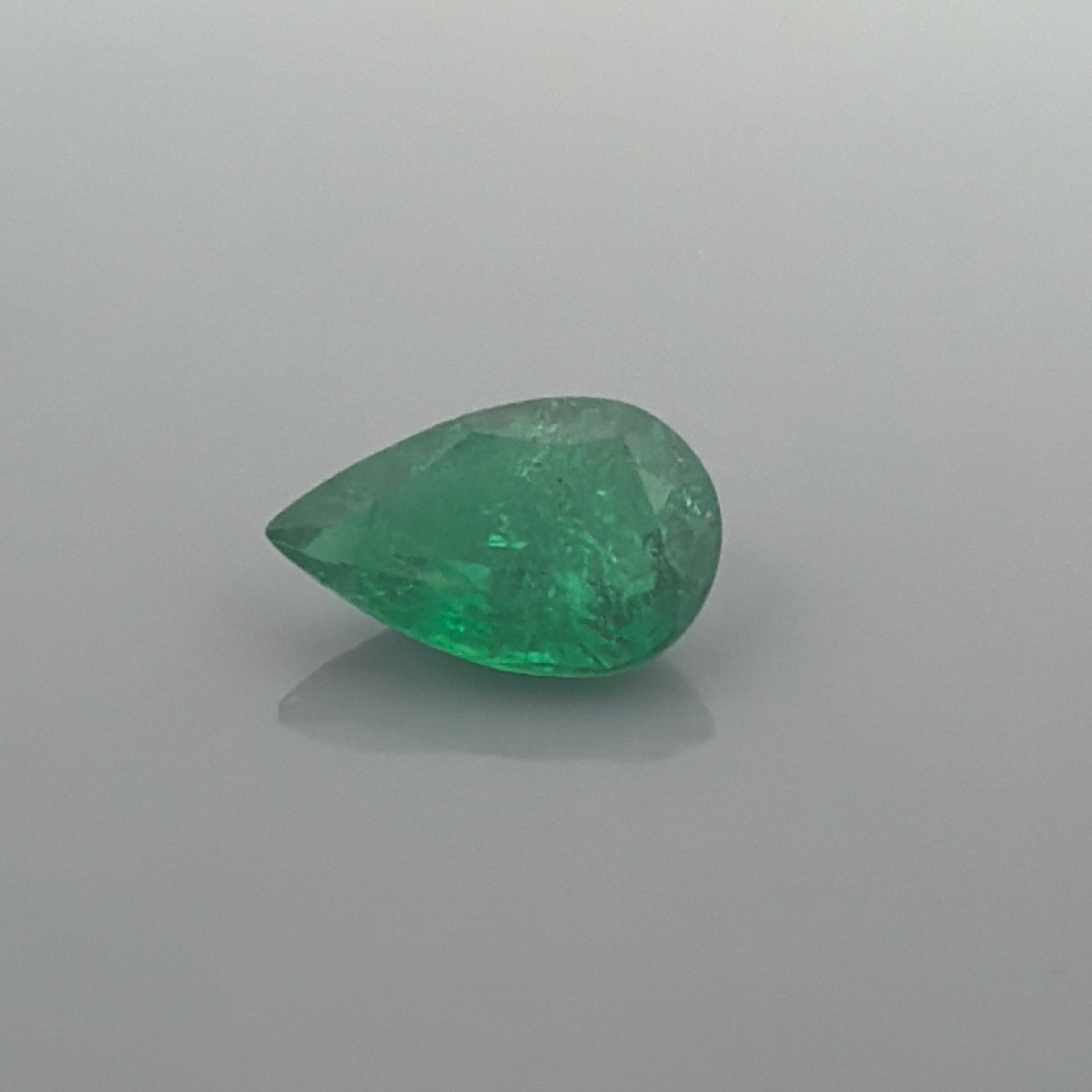3.07 ct Pear Green Natural Emerald