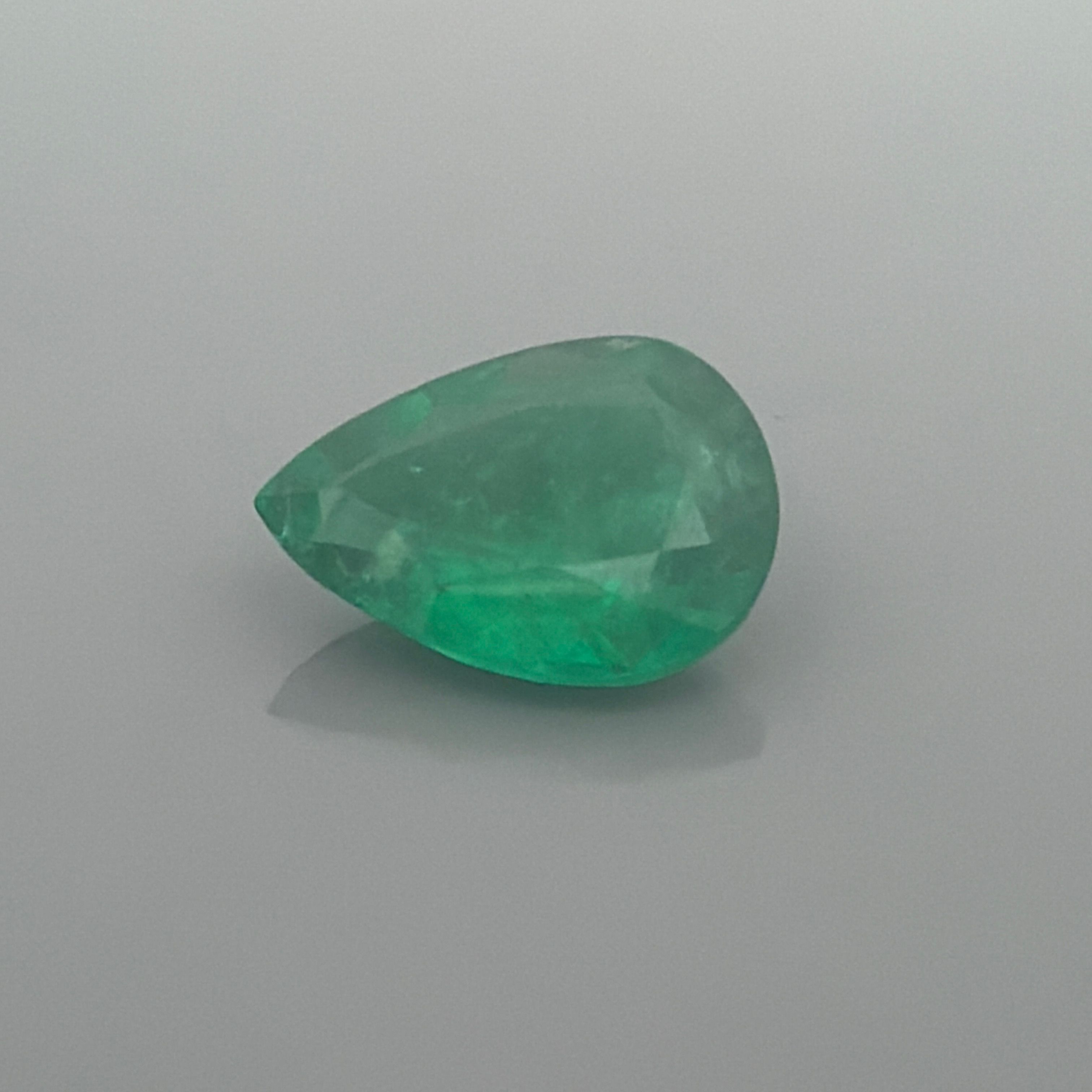 5.23 ct Pear Green Natural Emerald