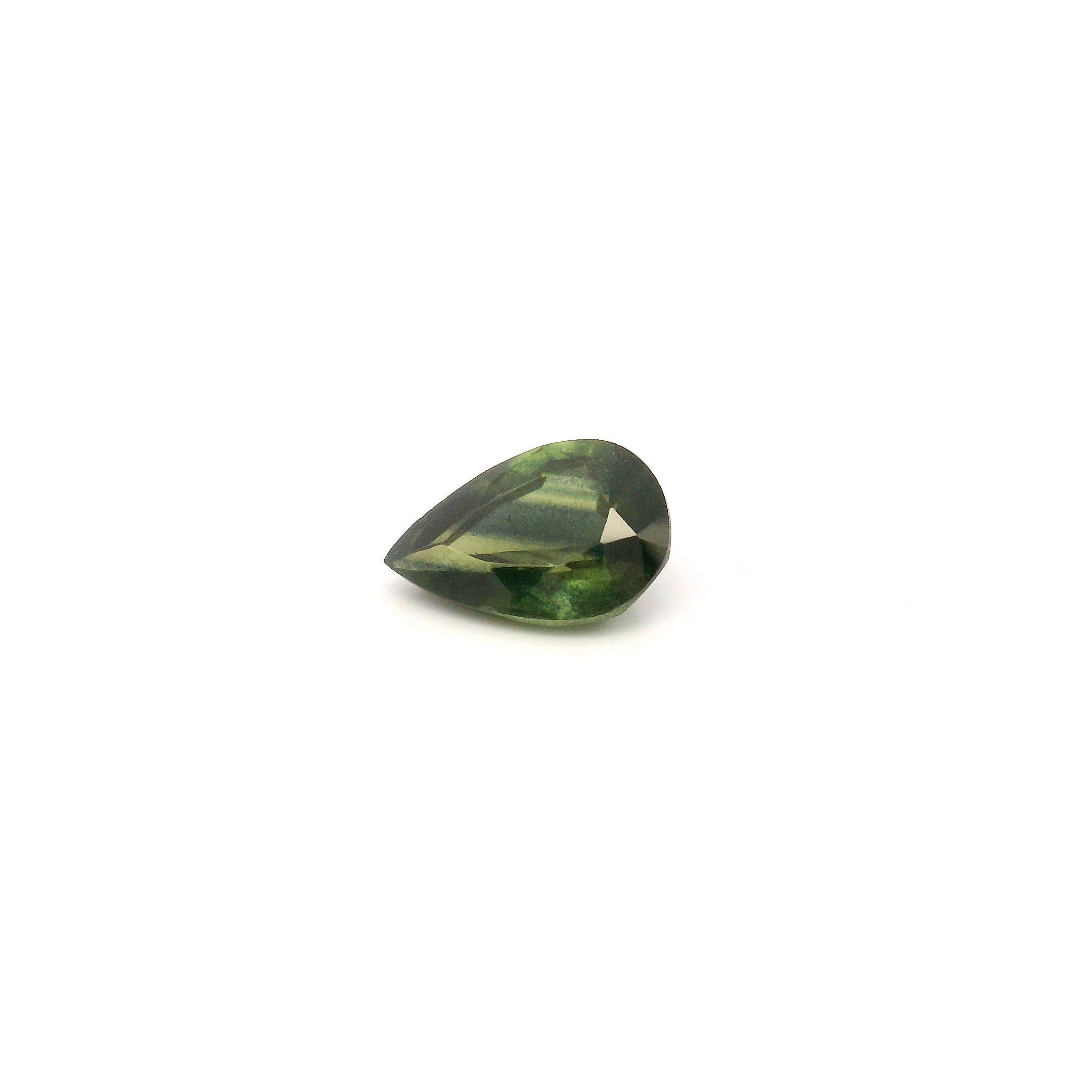 0.42 ct Pear Green Natural Sapphire