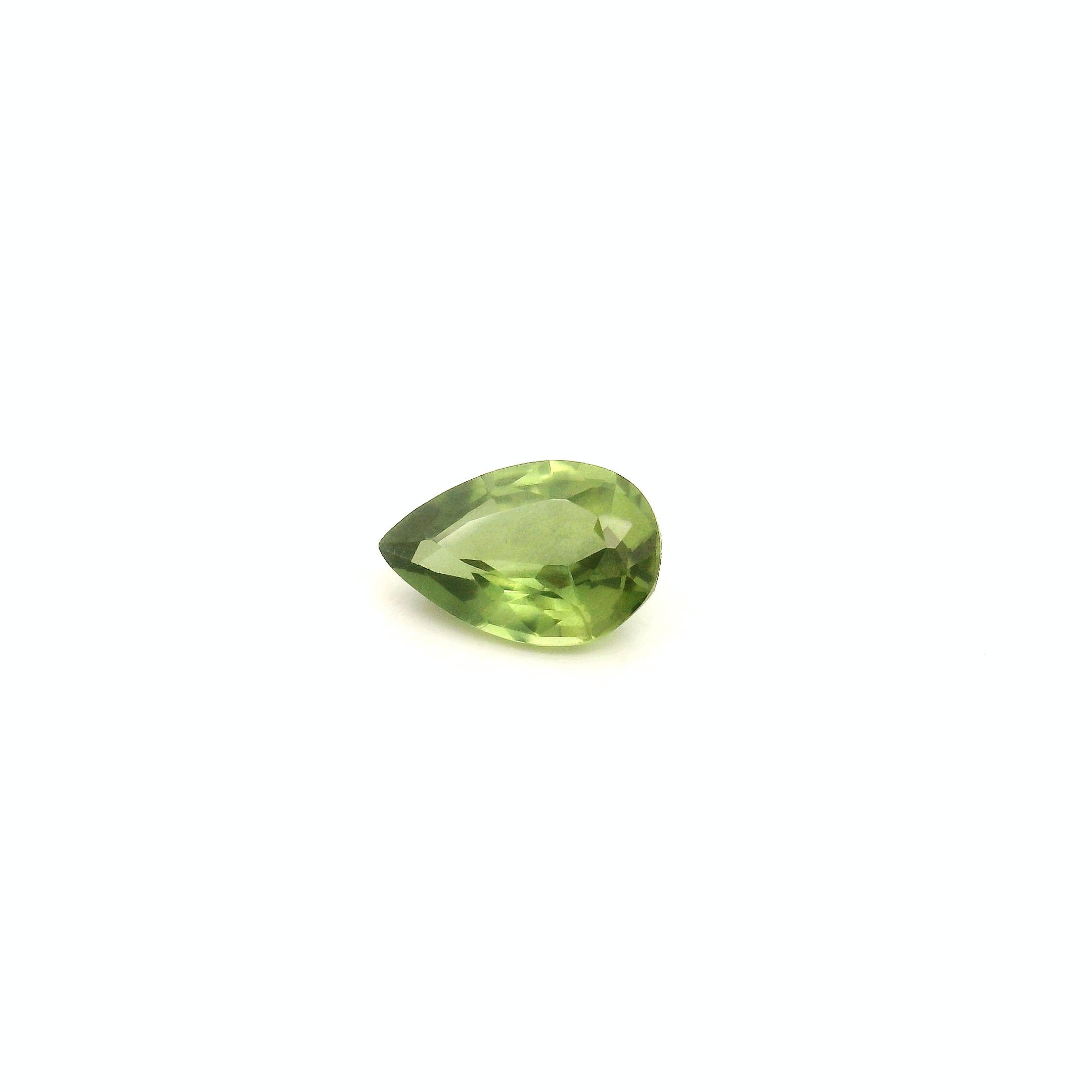 0.62 ct Pear Green Natural Sapphire