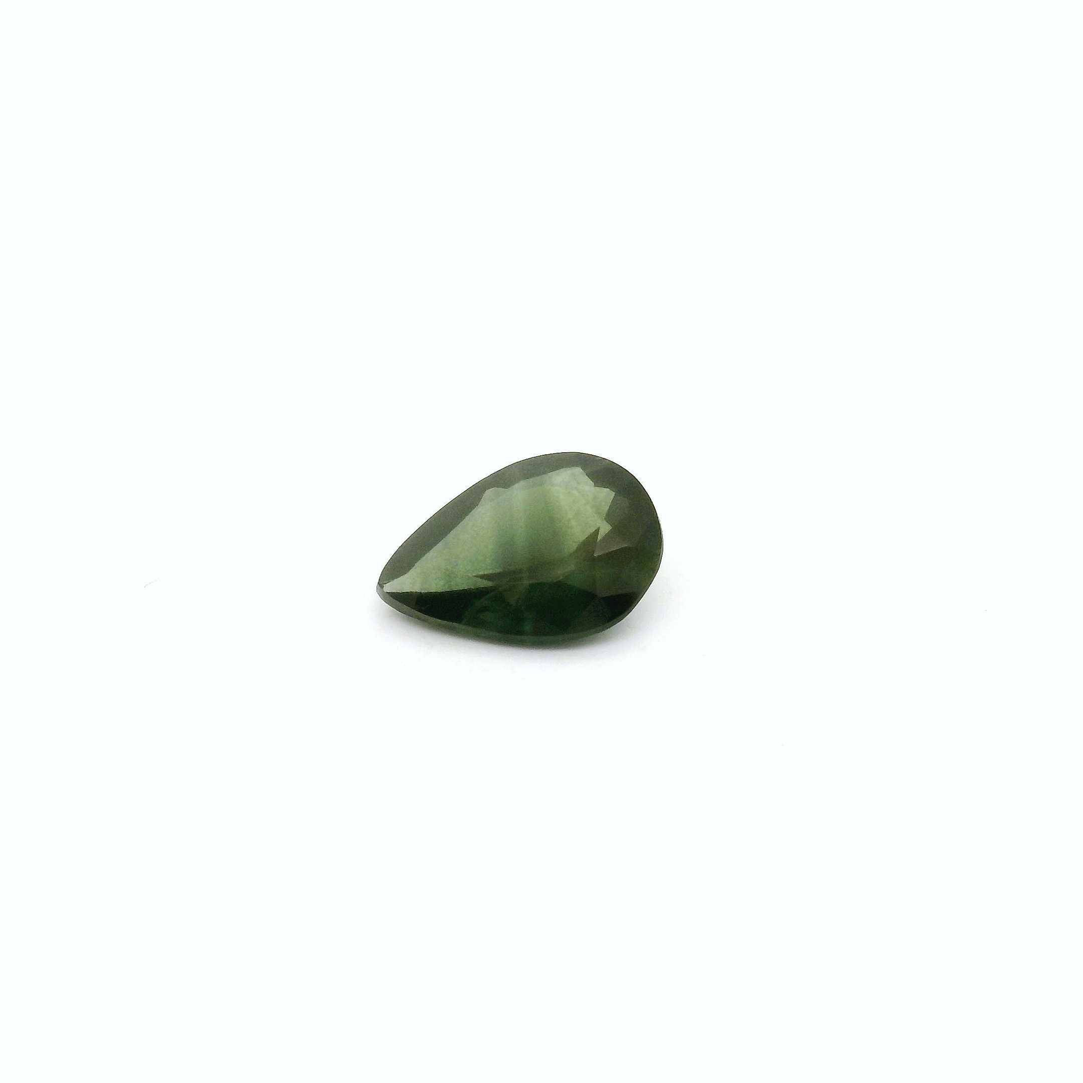 0.62 ct Pear Green Natural Sapphire