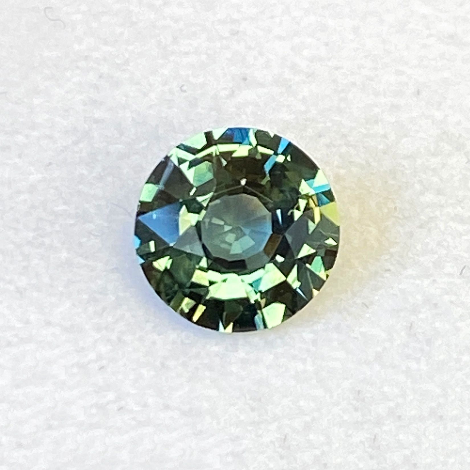 2.00 ct Round Green Natural Sapphire
