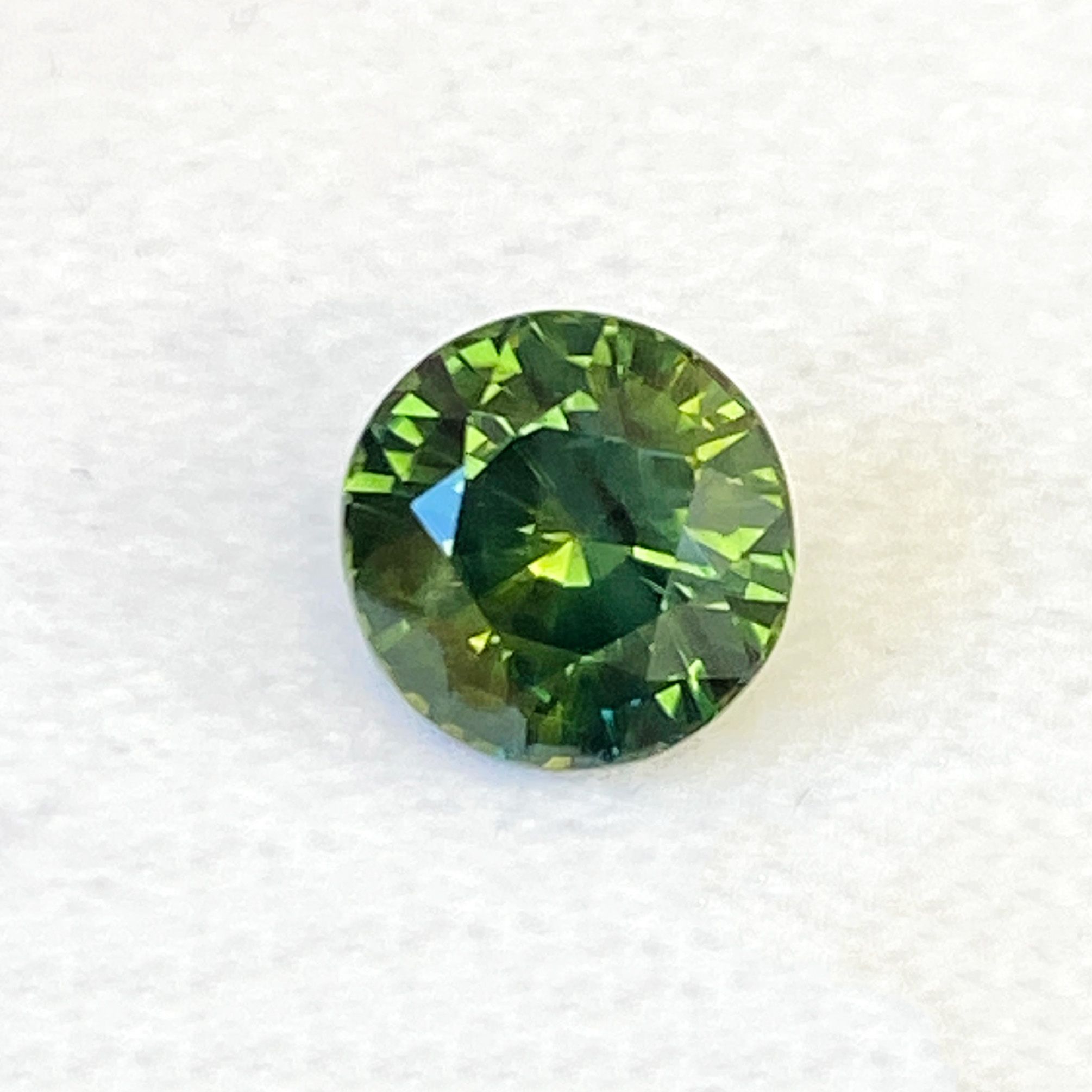 2.50 ct Round Green Natural Sapphire