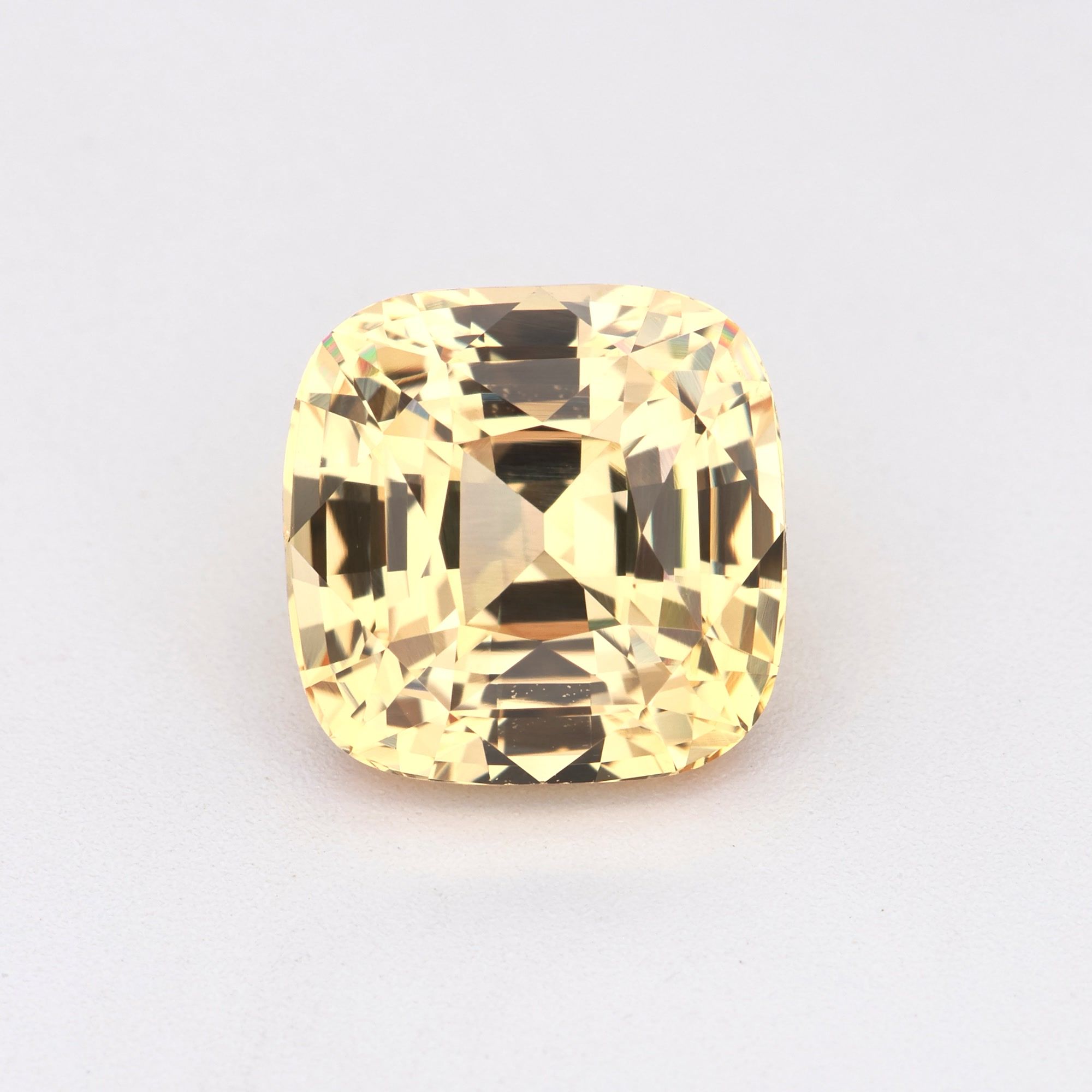 2.66 ct Cushion Yellow Natural Sapphire