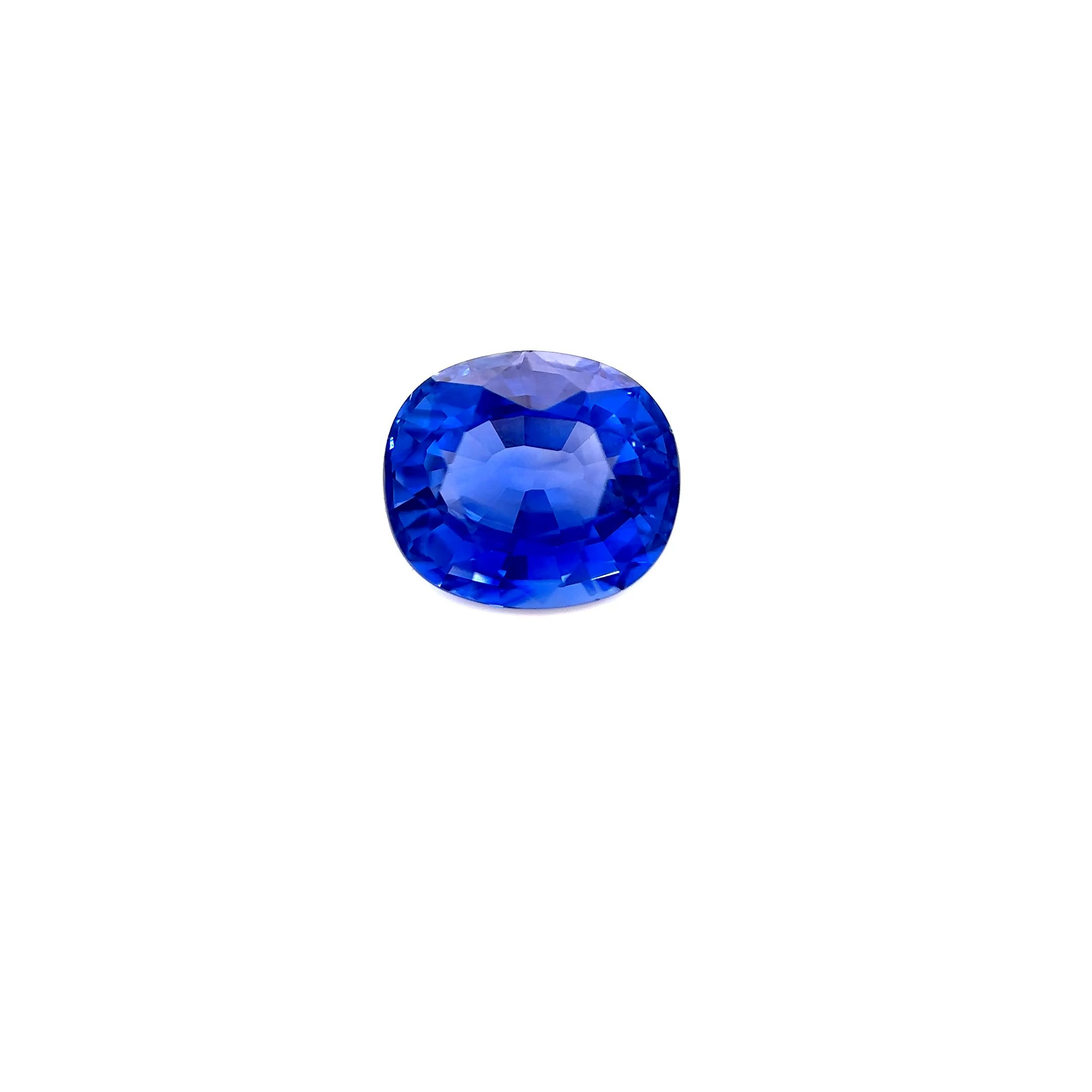 5.20 ct Oval Blue Natural Sapphire