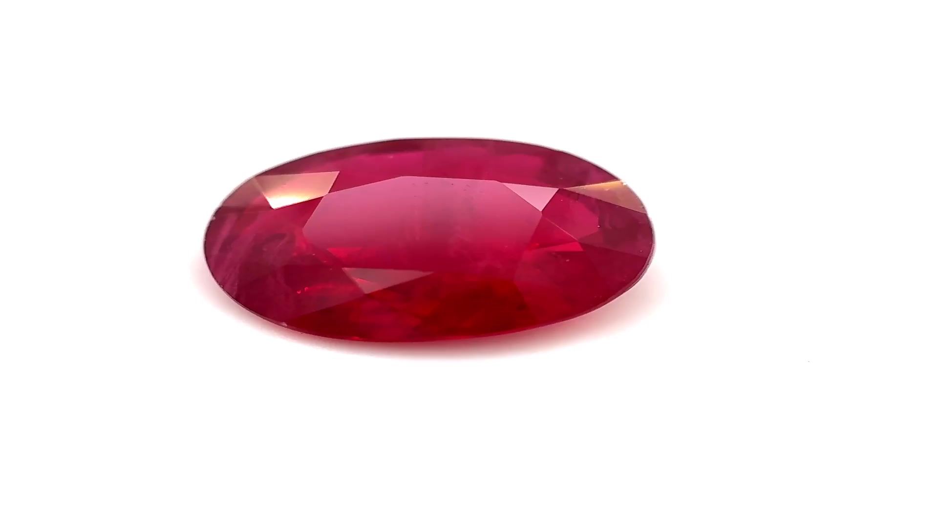 3.04 ct Oval Red Natural Ruby