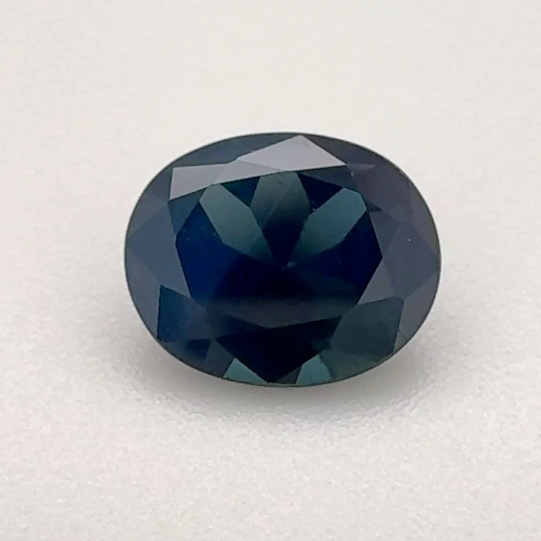1.05 ct Oval Blue Natural Sapphire