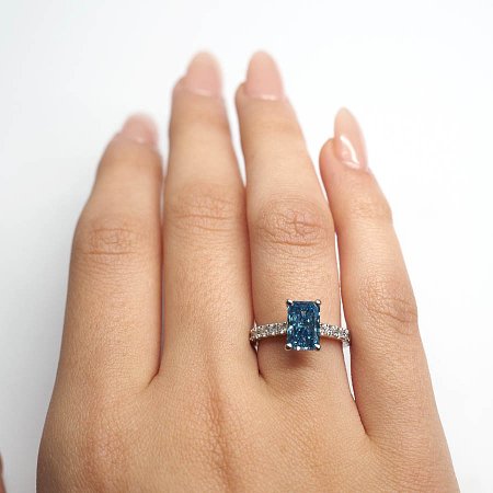 Cara Mid Ring with Lab Grown Diamond 2.01ct