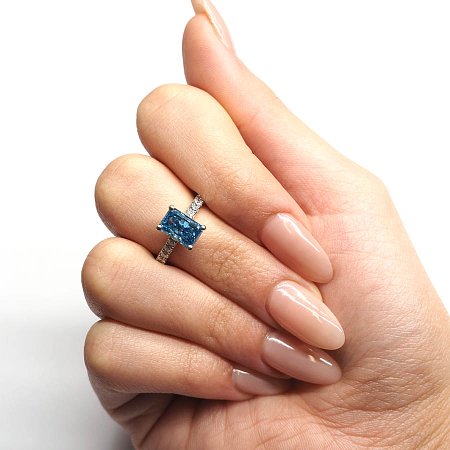 Cara Mid Ring with Lab Grown Diamond 2.01ct