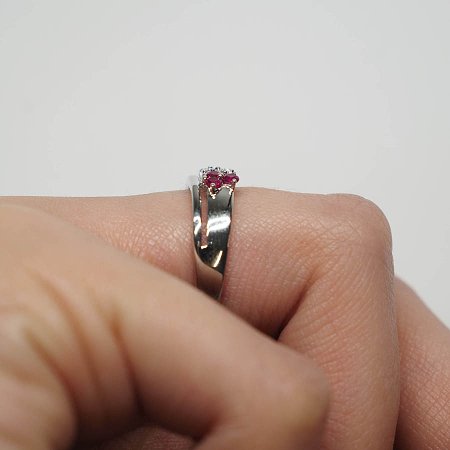 Cluster Ring with Diamond 0.18ct & Ruby 0.43ct Total Weight