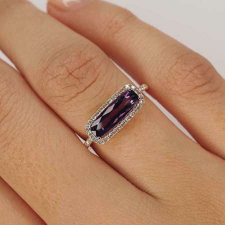 Preset Ring with Natural Diamonds and Natural Amethyst