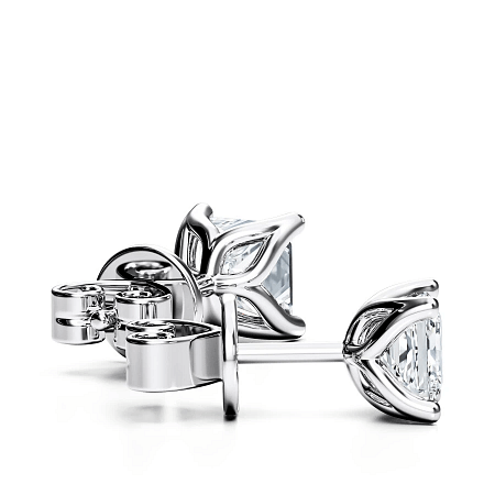 Tulip Claw Set Earrings