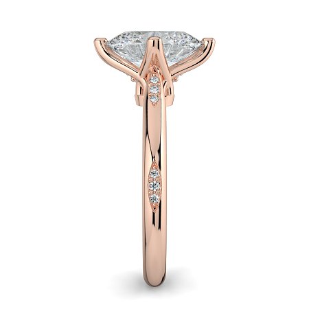 Tulip with Leaf- shaped Beads Side Stones