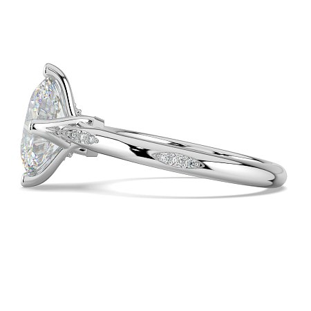 Tulip with Leaf- shaped Beads Side Stones