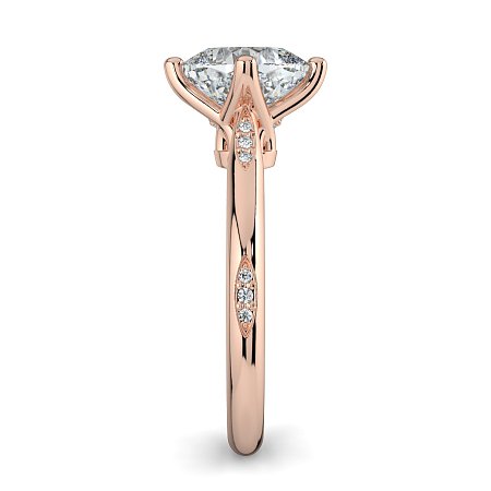 Tulip with Leaf- shaped Beads Side Stones