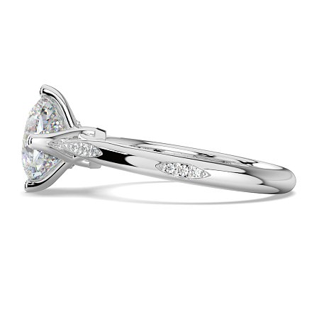 Tulip with Leaf- shaped Beads Side Stones