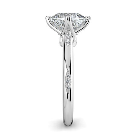 Tulip with Leaf- shaped Beads Side Stones