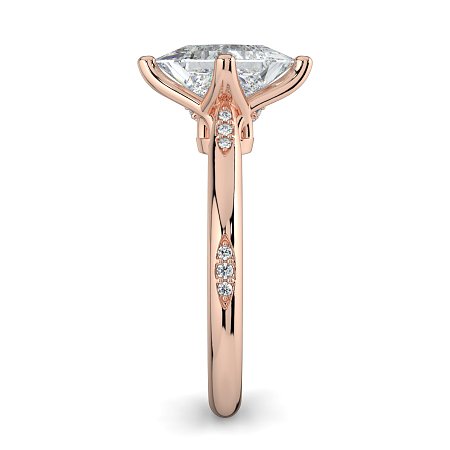 Tulip with Leaf- shaped Beads Side Stones