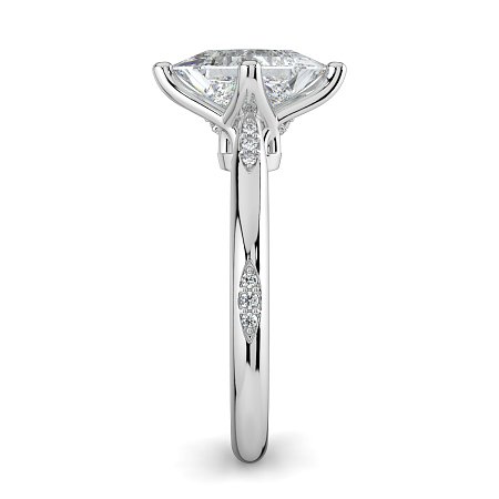 Tulip with Leaf- shaped Beads Side Stones