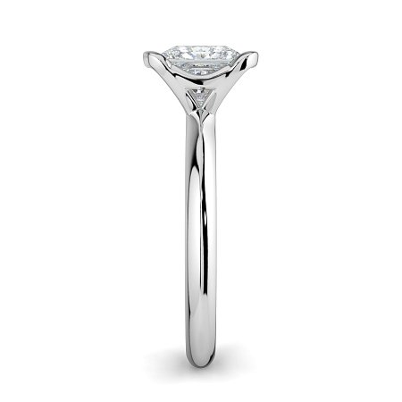 Selena Minimal Floating Central Diamond