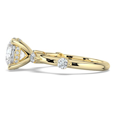 Ariel with Round Prong-Set on Band