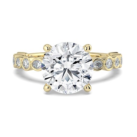 Cara 4 Claws with Oval and Round Diamonds on Band