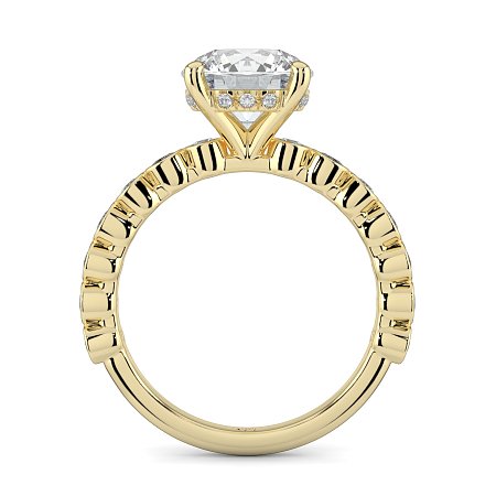 Cara 4 Claws with Oval and Round Diamonds on Band