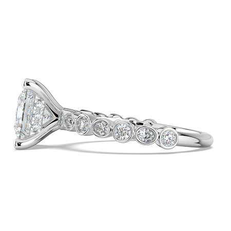 Cara 4 Claws with Oval and Round Diamonds on Band