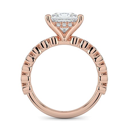 Cara 4 Claws with Oval and Round Diamonds on Band