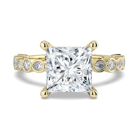 Cara 4 Claws with Oval and Round Diamonds on Band
