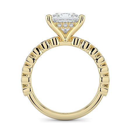 Cara 4 Claws with Oval and Round Diamonds on Band