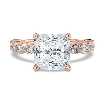Cara 4 Claws with Oval and Round Diamonds on Band