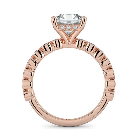 Cara 4 Claws with Oval and Round Diamonds on Band