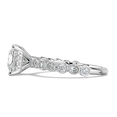 Cara 4 Claws with Oval and Round Diamonds on Band