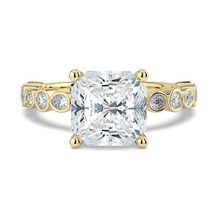 Cara 4 Claws with Oval and Round Diamonds on Band