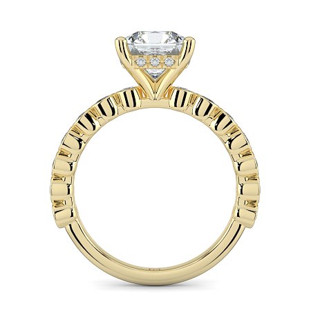 Cara 4 Claws with Oval and Round Diamonds on Band