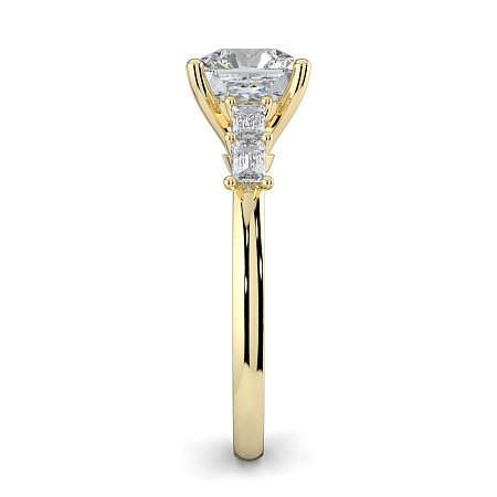 Cathedral 4 Claws with Emerald Diamonds on Band