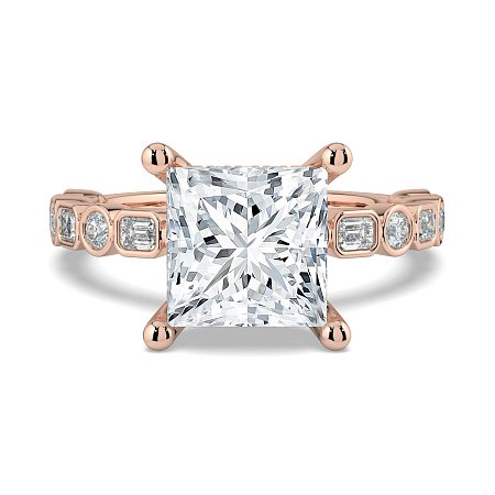 Cara 4 Claws with Emerald and Round Diamonds on Band