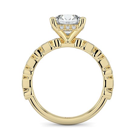Cara 4 Claws with Emerald and Round Diamonds on Band